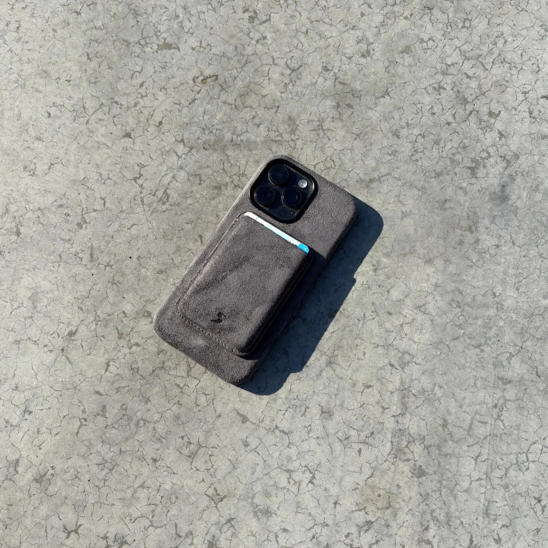 Funda iPhone Alcantara + Tarjetero MagSafe